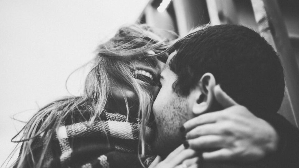 Τι σημαίνει όταν ένα άτομο απορρίπτει τις αγκαλιές