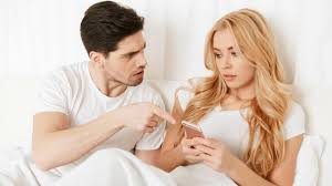 Πόσοι θα άφηναν τον σύντροφό τους για κάποιον άλλο; 