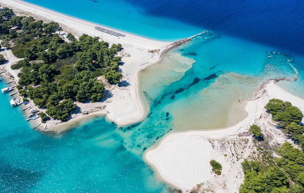  Αποδράσεις Αυτή είναι η ωραιότερη παραλία στην Ευρώπη, είναι ελληνική και δεν είναι στην Κρήτη 