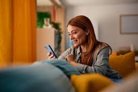 Ο λόγος που τα μηνύματα συνδέονται με υψηλότερη ικανοποίηση στη σχέση 