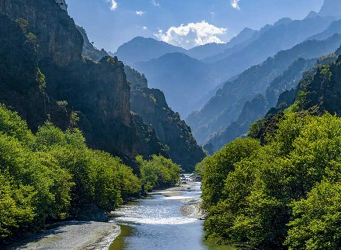 Πανέμορφοι και φθηνοί εναλλακτικοί προορισμοί για διακοπές στην Ελλάδα