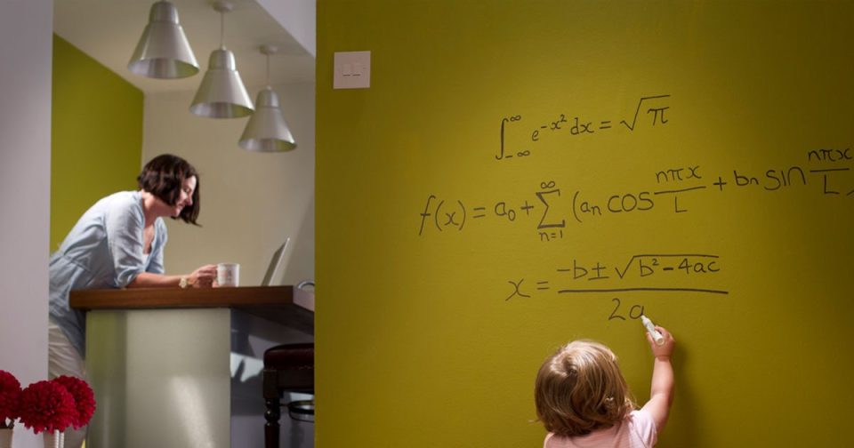 Τελικά ο μήνας γέννησης δείχνει την εξυπνάδα; Αυτοί είναι οι μήνες που «γεννούν» ιδιοφυΐες