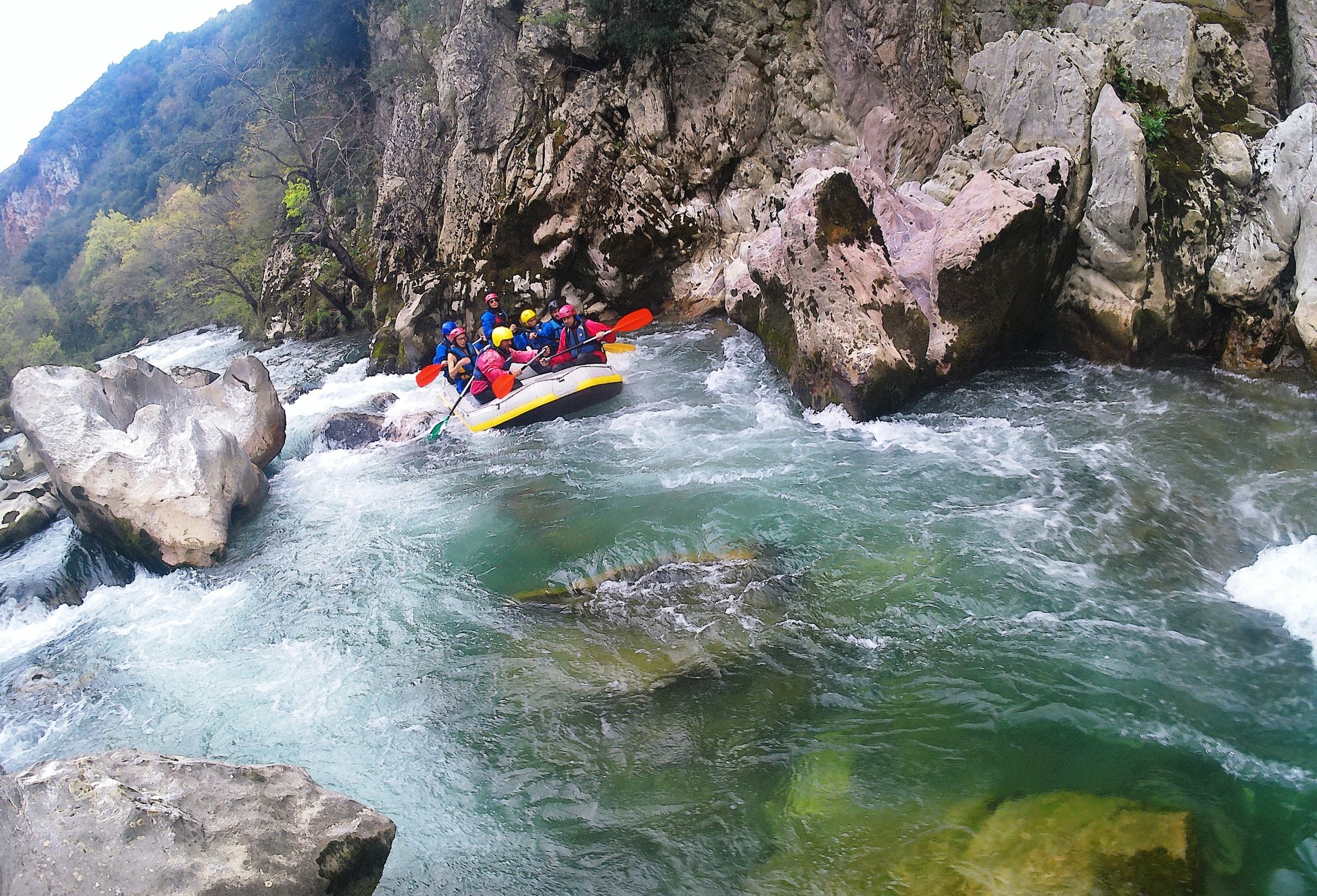 Οι Φευγάτοι - Εκτός Δρόμου Rafting  & καταρρίχηση (rappel)