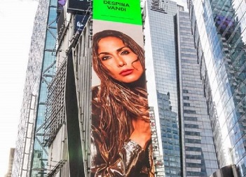 Η Δέσποινα Βανδή σε billboard στην Time Square 